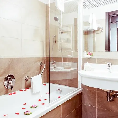 Hotel Ilma Lake Garda Resort Limone sul Garda Exterior photo